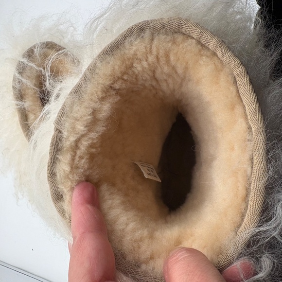 UGG Mongolian Sheepskin Cuff Short Boots 6 Ski Apres Furry Rare Fur Sand Cream - Picture 11 of 15